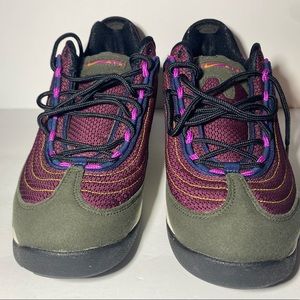 Nike Air Skarn Trail Hiking Sneakers Size 8.5 Sequoia / Vivid Purple
